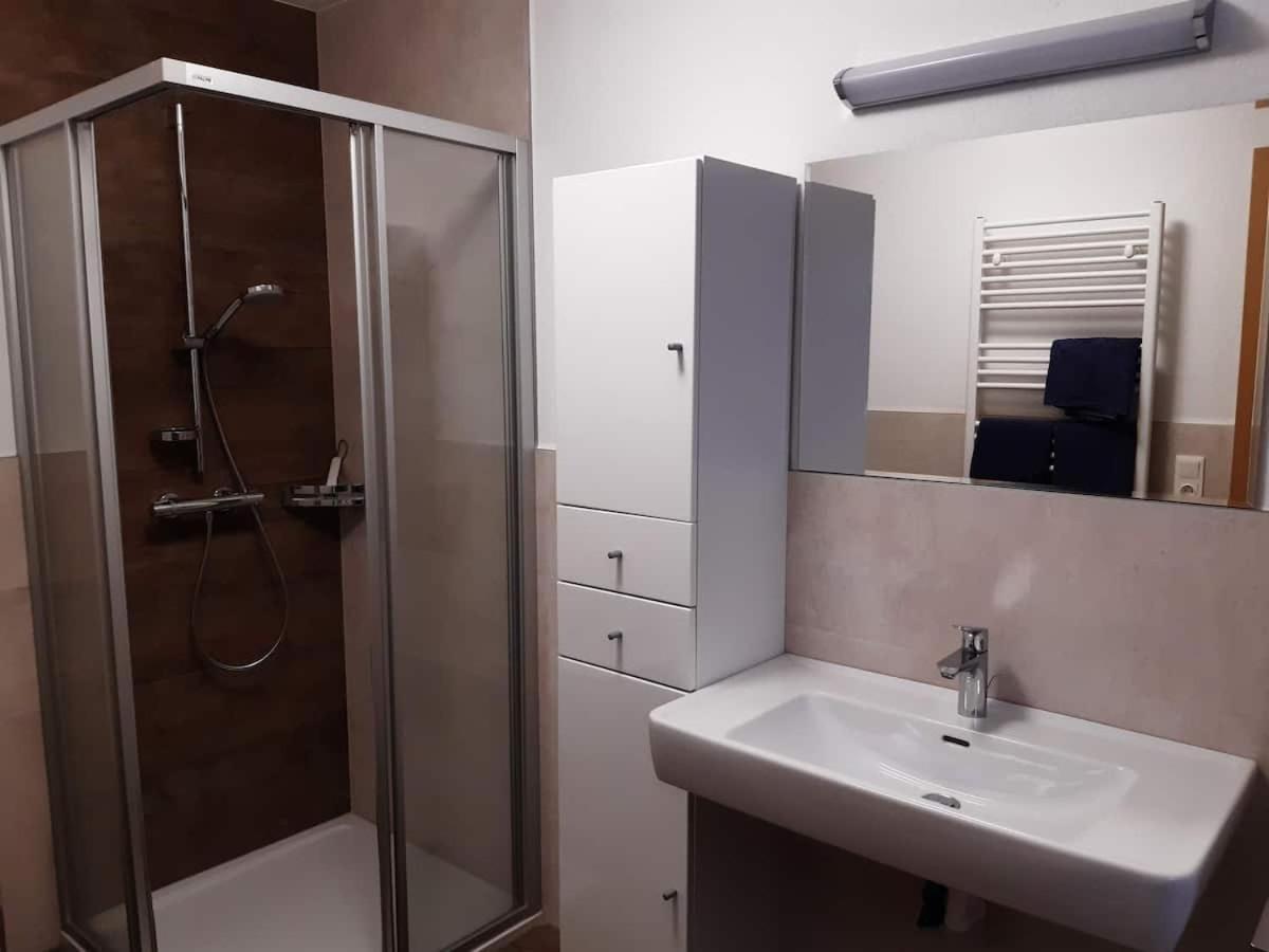 Hollenzen Grosszuegiges Apartment Georg Mayrhofen Barrierefrei מראה חיצוני תמונה