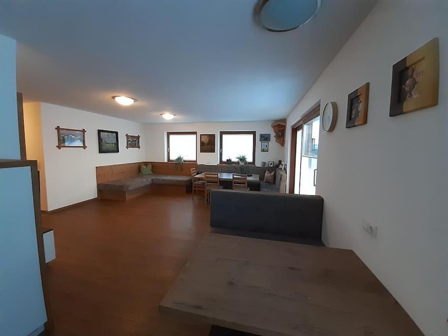 Hollenzen Grosszuegiges Apartment Georg Mayrhofen Barrierefrei מראה חיצוני תמונה